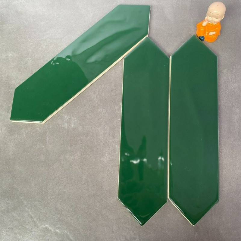 Gạch thẻ mũi tên KT 75x300 đỏ mã 75312J