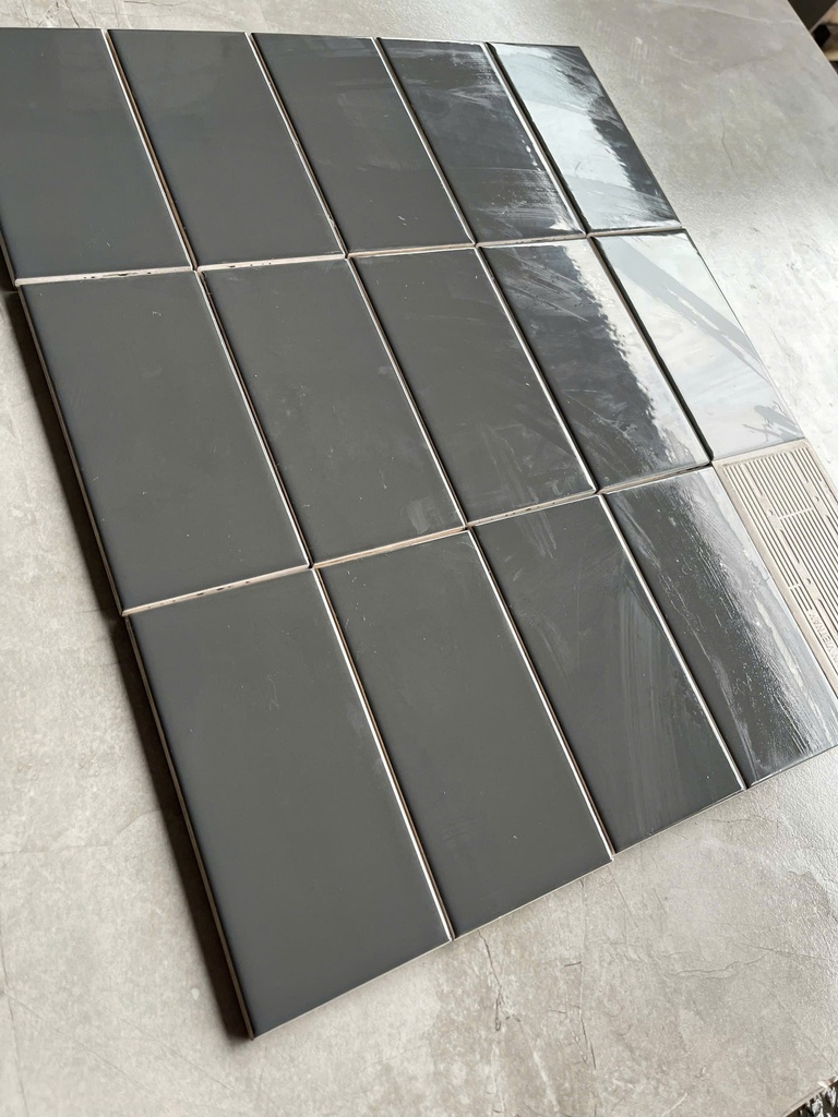 Gạch thẻ xám bóng KT 75x150mm loại UTT36G_SA