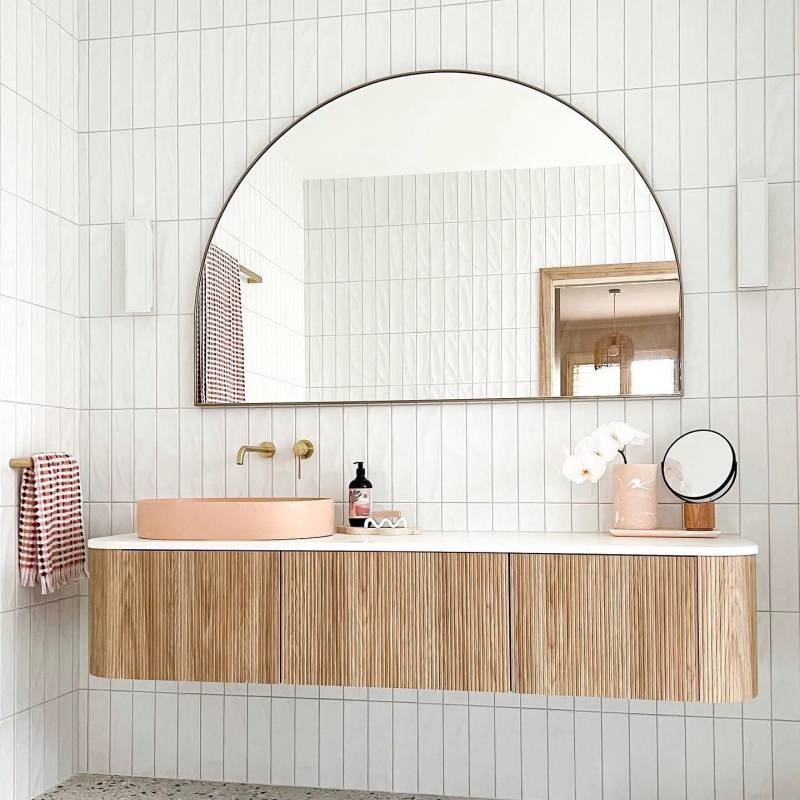 Gạch thẻ 75x300mm trắng bóng lượn mã 0010-2