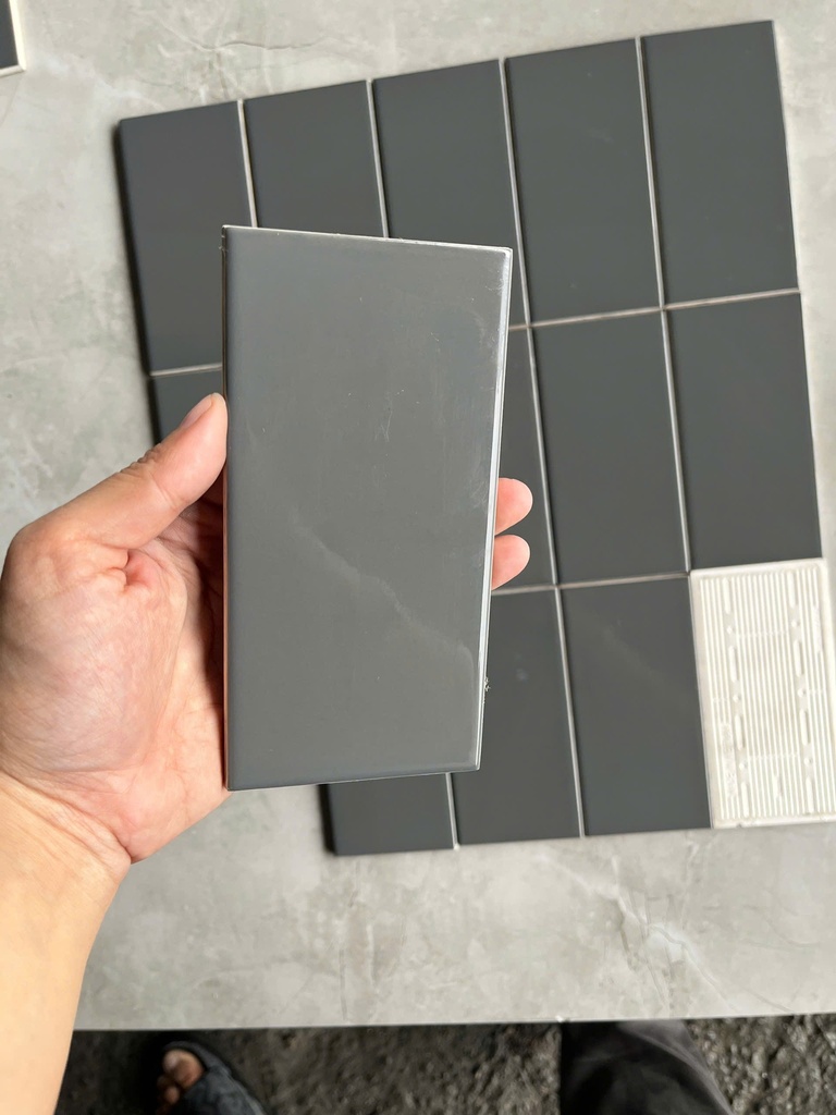 Gạch thẻ xám bóng KT 75x150mm loại UTT36G_SA