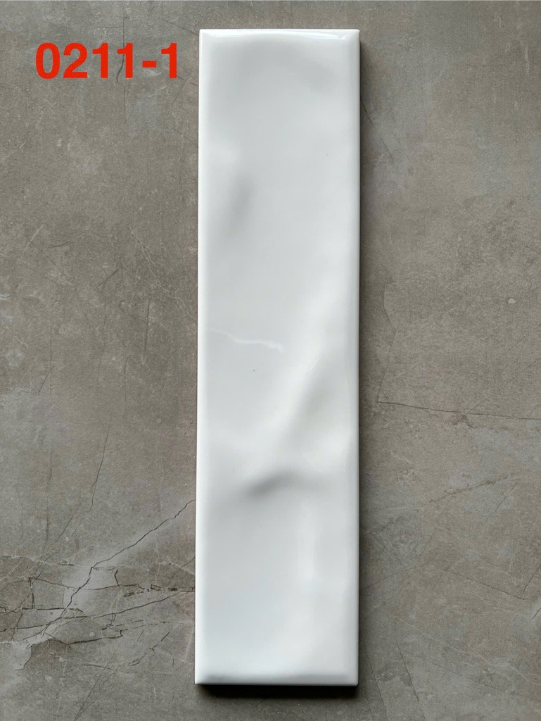 Gạch thẻ 75x300mm trắng bóng lượn mã 0010-2